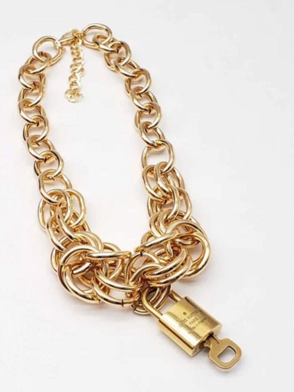 Gold-Plated Necklace with Authentic Louis Vuitton Padlock - Picture 7 of 9